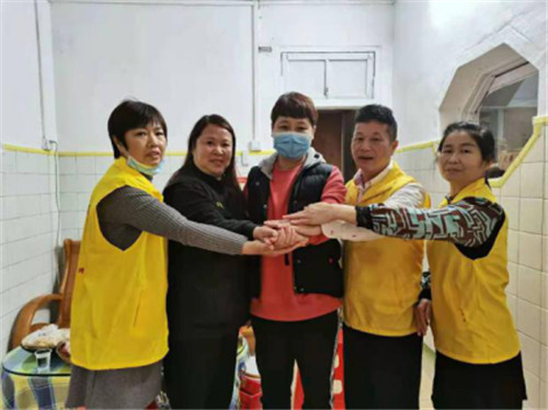 广东惠州：学雷锋活动月 关爱癌症患者