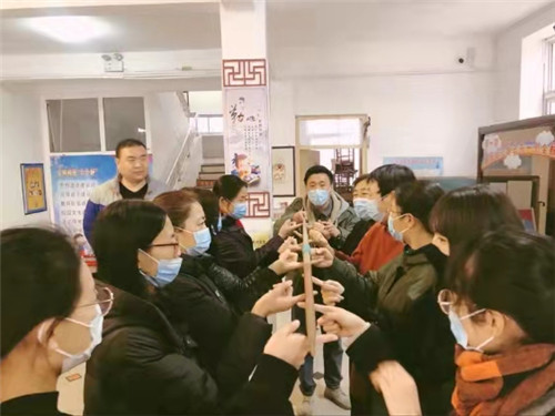唐山市路南区双新小学工会开展“相约女神节”主题游乐活动