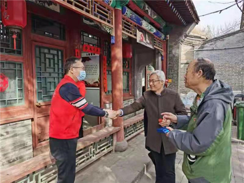 邮票上的雷锋故事 记张家口市桥东回民小学参观雷锋事迹展览