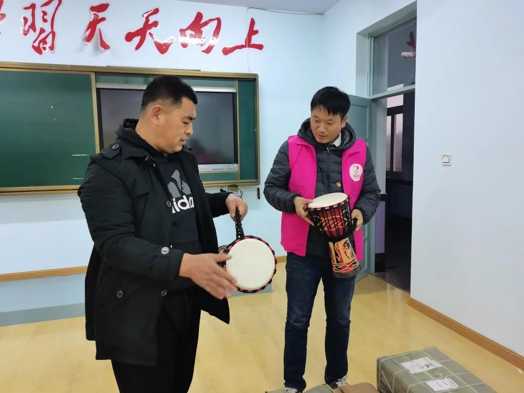 9间暖流教室建成投入使用