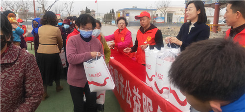 甘肃：爱心无价 温暖同行