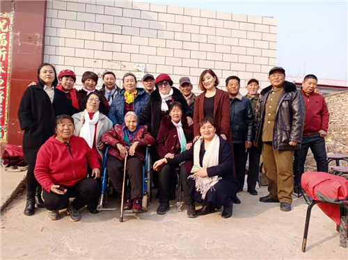 河北滦州众业成滦西分会3·8节慰问老堡垒董凤兰