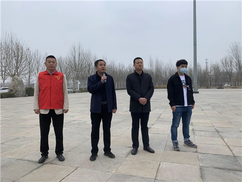 邢台临西县爱心志愿者协会开展“植爱行动”暨北湖公益林植树活动