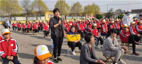 河北滦州高坎小学举行健康知识宣讲报告会