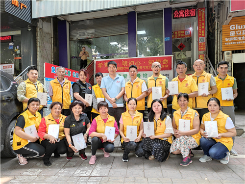 广东惠州：庆祝建党100周年 老党员给志愿者上党课