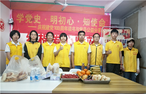广东惠州：庆祝建党100周年 老党员给志愿者上党课