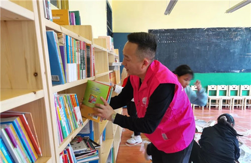 暖流计划携手666书友会捐赠图书馆启动仪式在重庆綦江土台学校举行