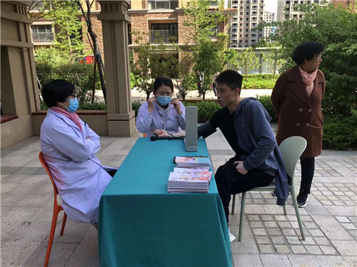 河北唐山尚安社区开展“志愿服务进社区 义诊活动暖人心”活动