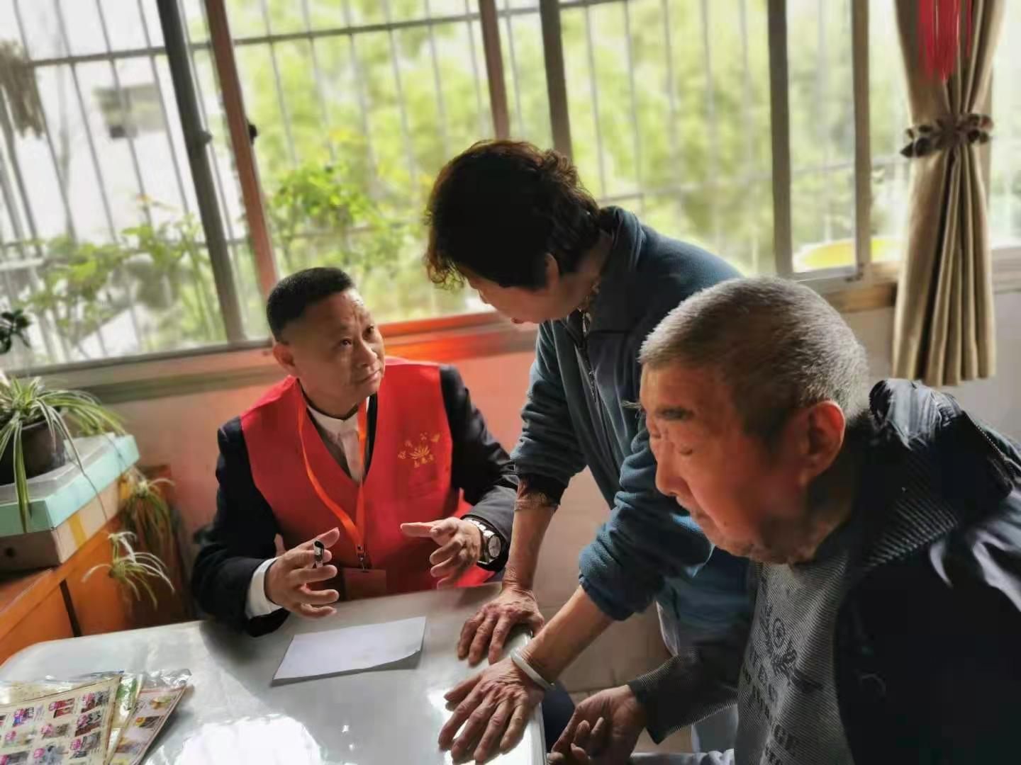 浙江省湖州市弘宇公益志愿者协会：暖巢行·关爱独居老人创投项目