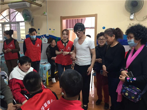 上海普陀区悦苗残疾人寄养园：多家爱心组织开展慰问残疾孩子活动