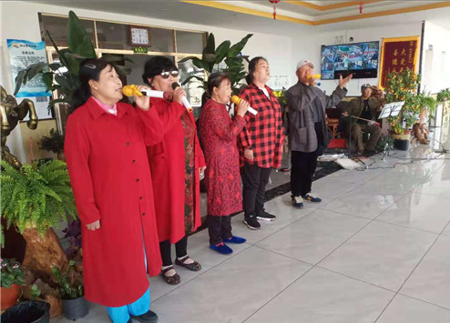 河北滦州：爱心志愿者母亲节为康养中心老人送温暖