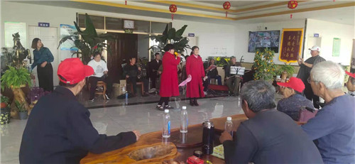 河北滦州：爱心志愿者母亲节为康养中心老人送温暖