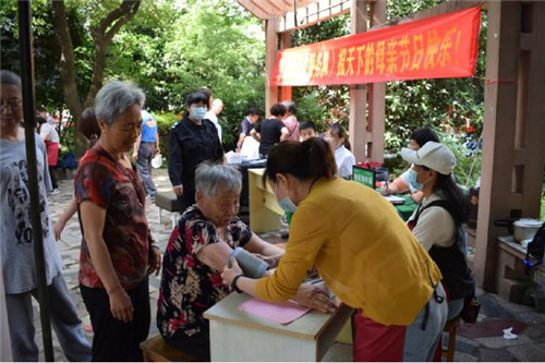 杭州天爱公益服务队开展感恩母亲系列公益活动