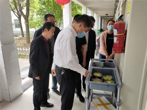安徽亳州市利辛县委书记吴斌到鸿福老年公寓调研