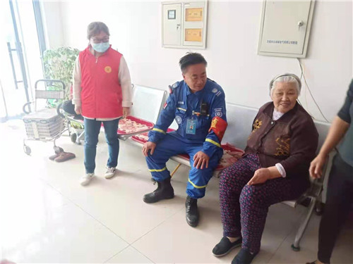 北京福心公益玉田福心志愿服务队到郭屯镇仁慈敬老院进行慰问活动