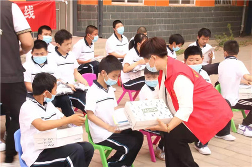 河北省雄县：情系特教儿童 传递爱心正能量