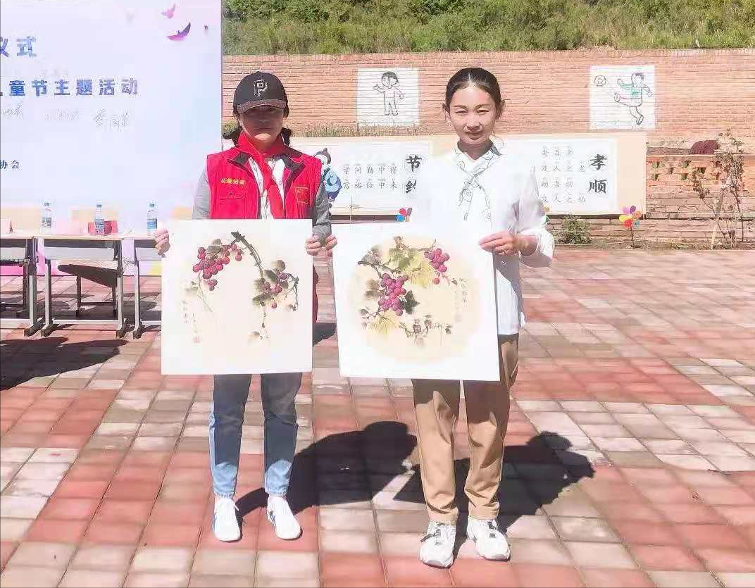 河北唐山书画家为记录者希望小学捐赠书画作品