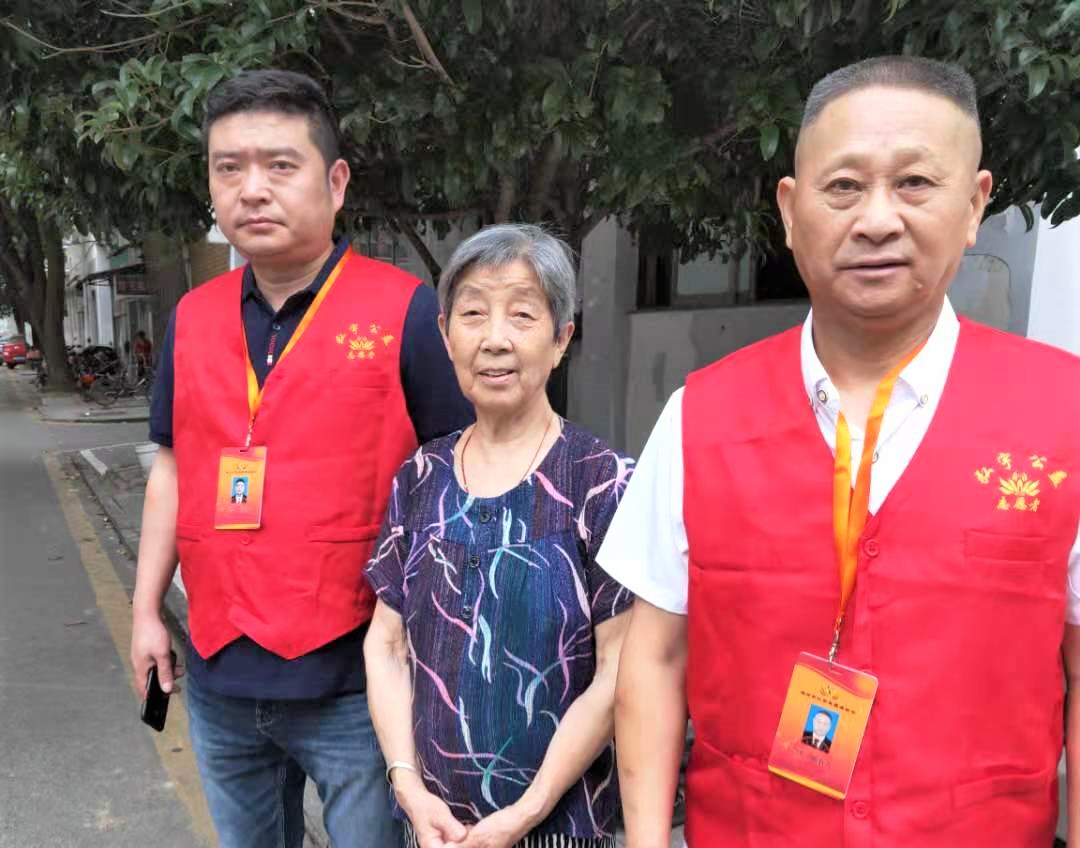 湖州市弘宇志愿者协会创投项目暖巢行端午节关爱独居老人
