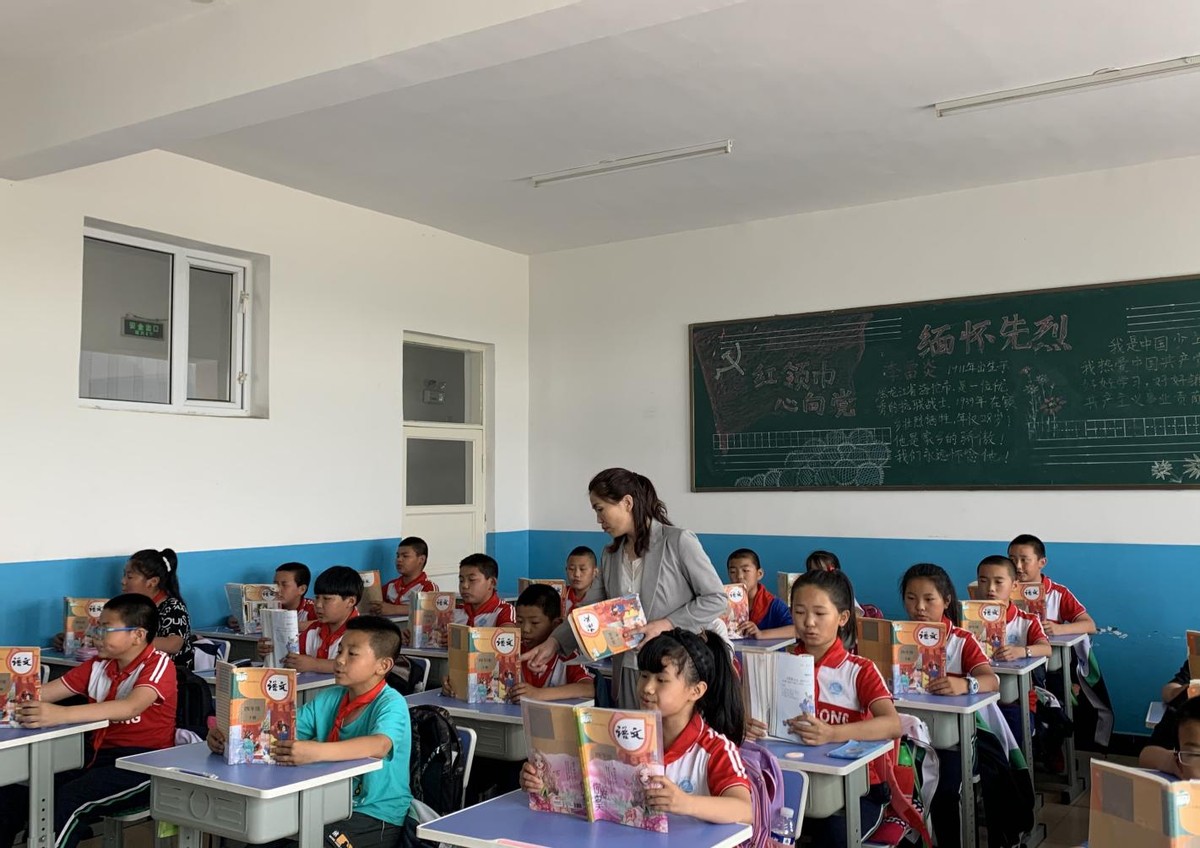 海伦市学生口中一位可亲可爱的老师 张秀春的个人事迹