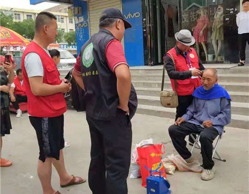 "携手相助 让爱团聚 爱心传递″活动在宁夏中宁县富康广场举办