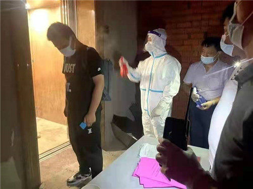 江苏泰兴：戎耀济川退役军人志愿服务队抗疫有我勇当先锋